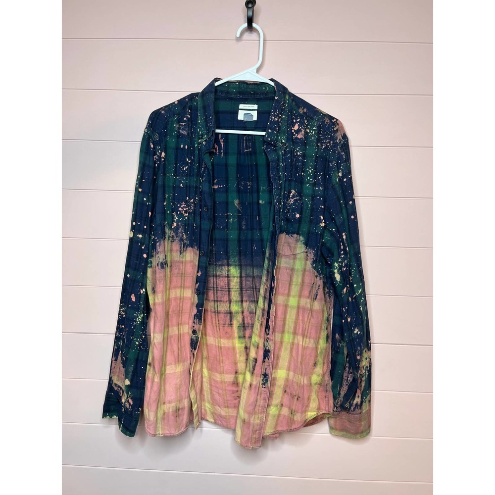 Large Old Navy Slim Fit Bleached Plaid Flannel Top